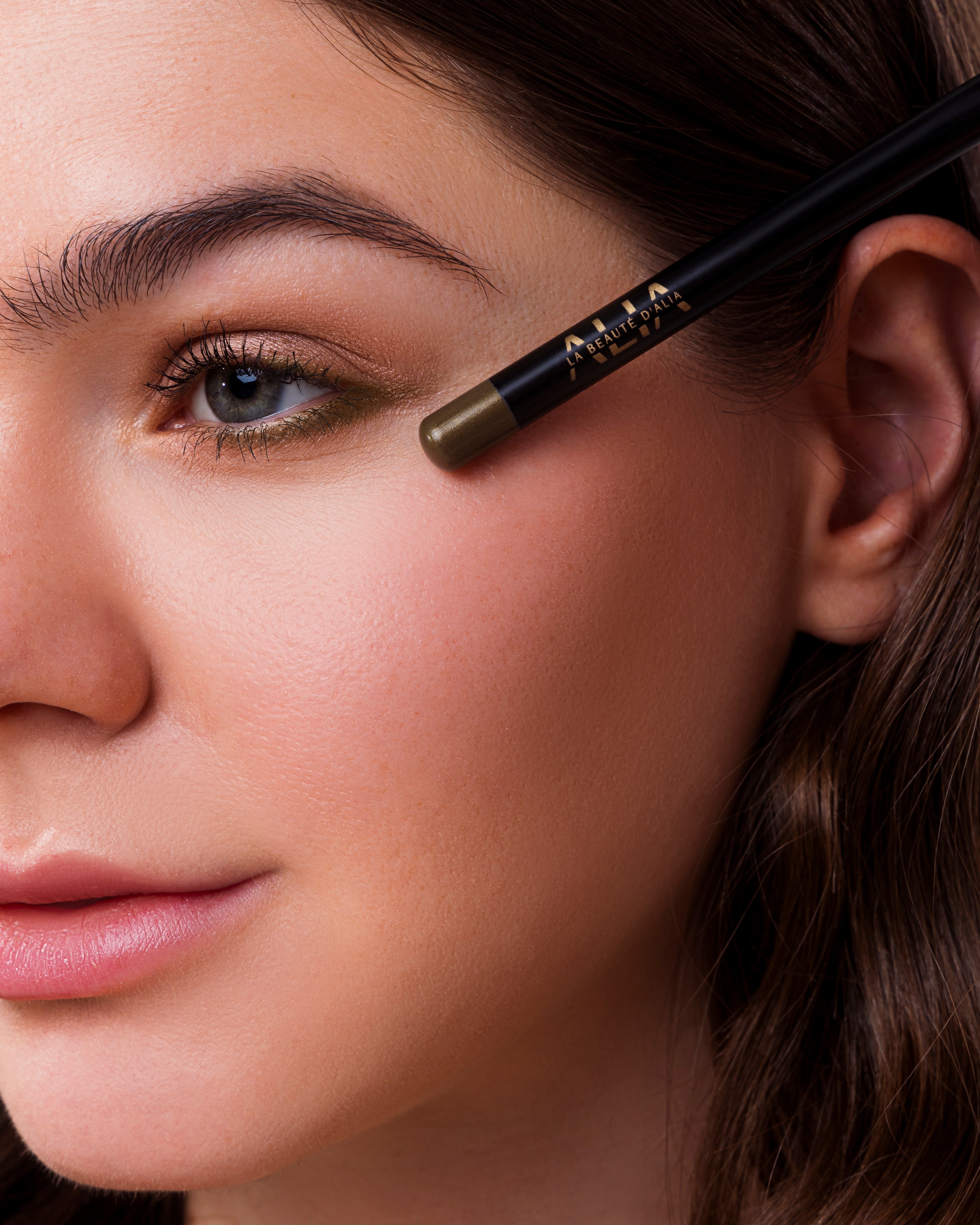 Wood Eye Pencil: Smooth, Long-Lasting Color and Definition
