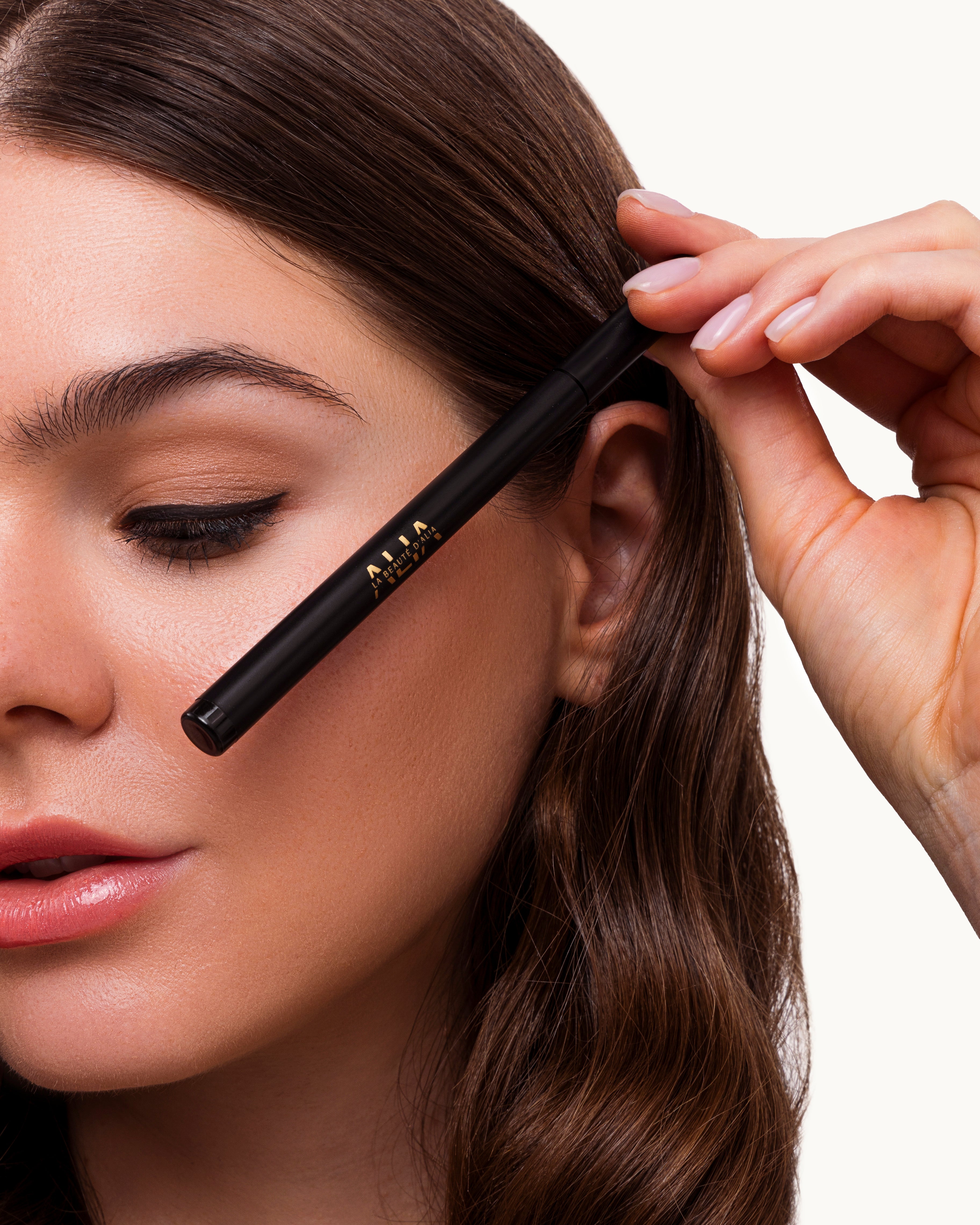 Black Felt Tip Eyeliner: Sharp, Smudge-Proof All Day