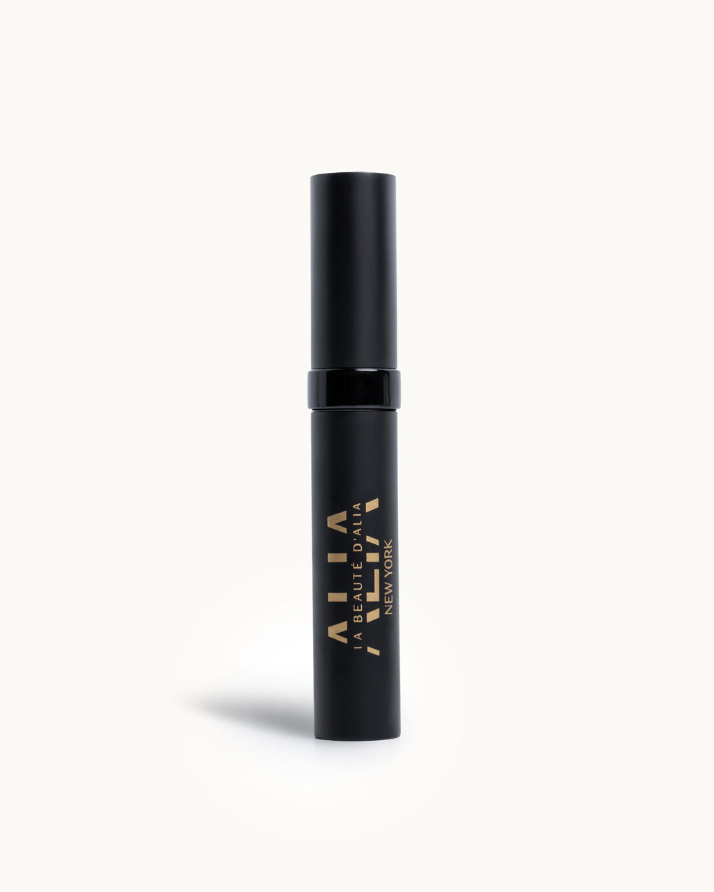 Water-Resistant Mascara: Bold, Lifted, Clump-Free Lashes